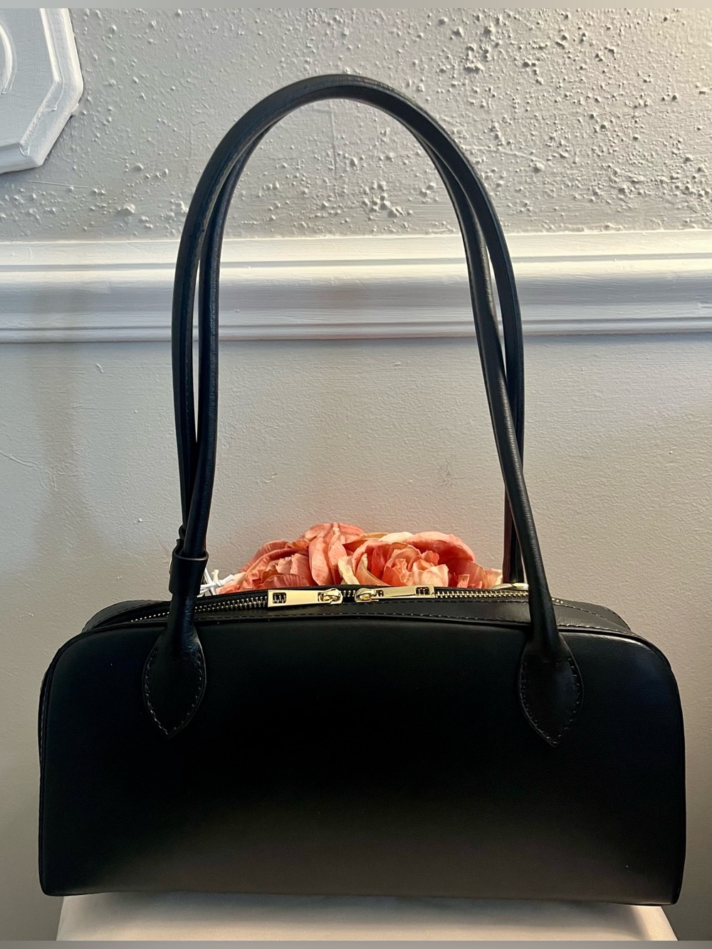 ISADORA NWT Genuine Italian leather East/West bowler satchel with dog charm - Picture 5 of 7
